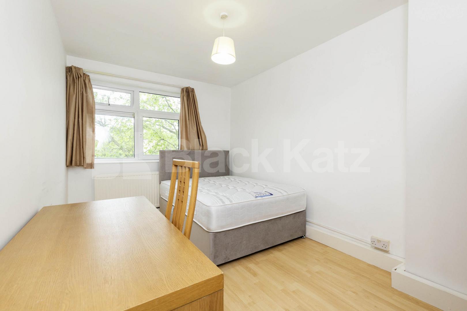 			4 Bedroom, 1 bath, 1 reception Apartment			 Hilldrop Road, Tufnell Park 
